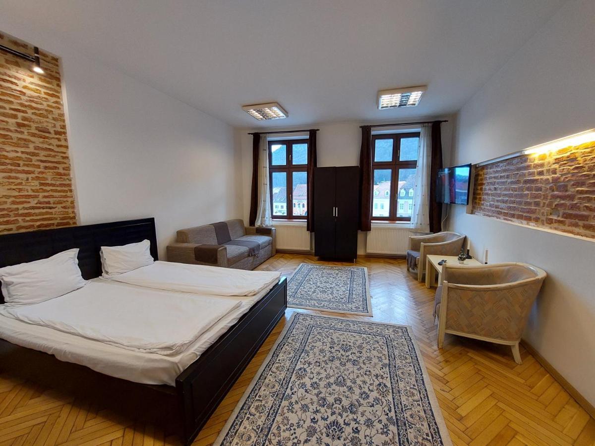 Main Square Apartments & More Braşov Esterno foto