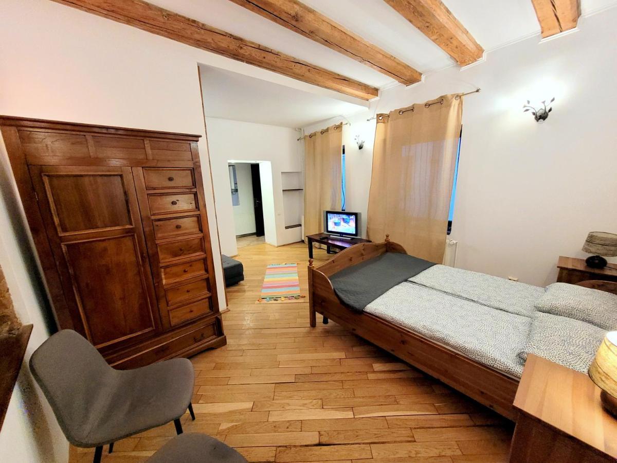 Main Square Apartments & More Braşov Esterno foto