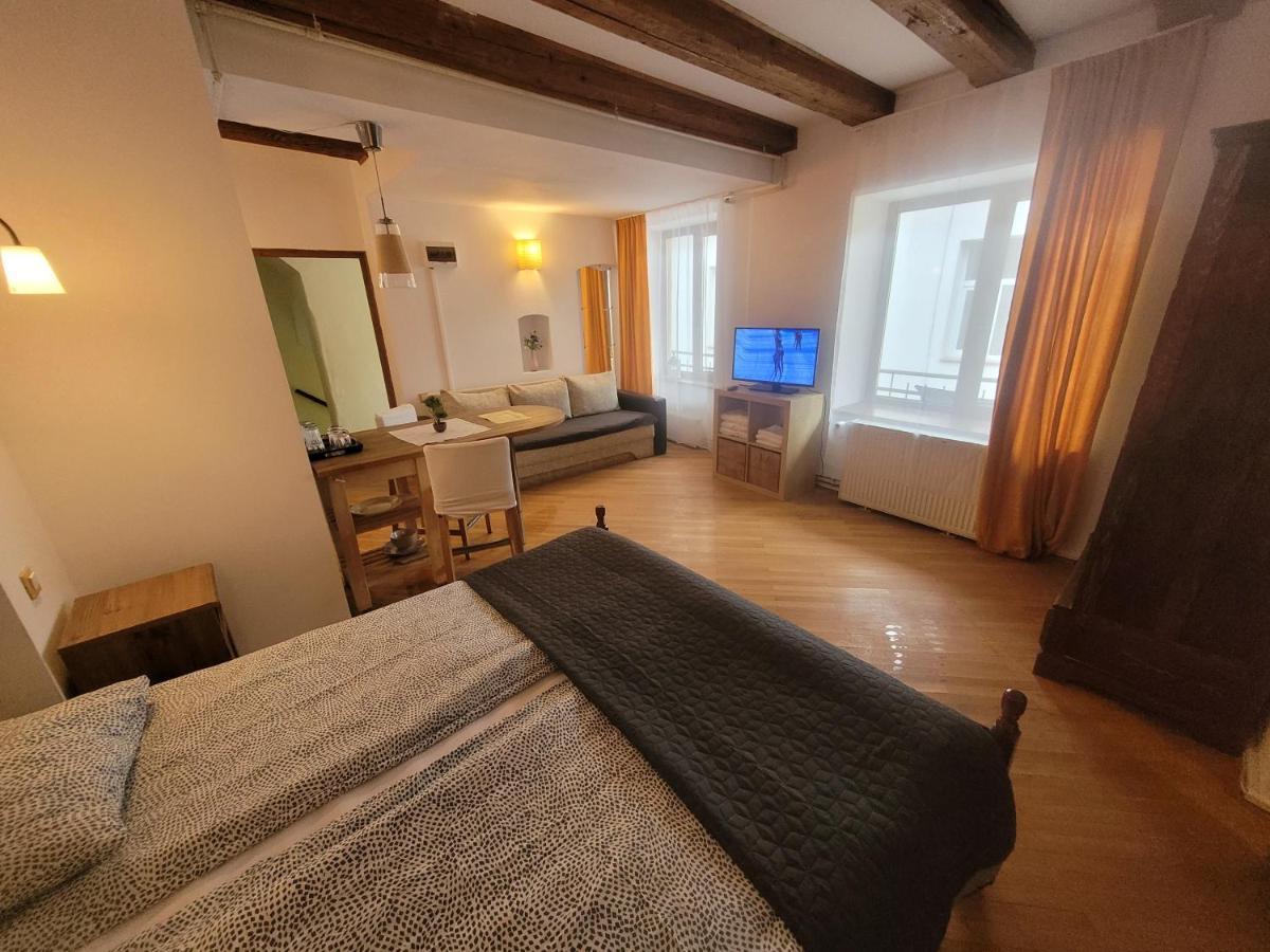 Main Square Apartments & More Braşov Esterno foto